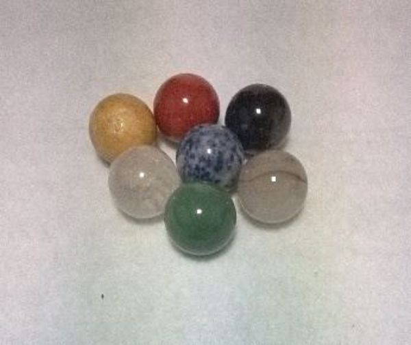 Imagen de JUEGO DE BOLAS PIEDRA NATURAL 7 CHAKRAS