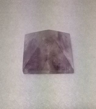Imagen de PIEDRA NATURAL PIRÁMIDE AMATISTA