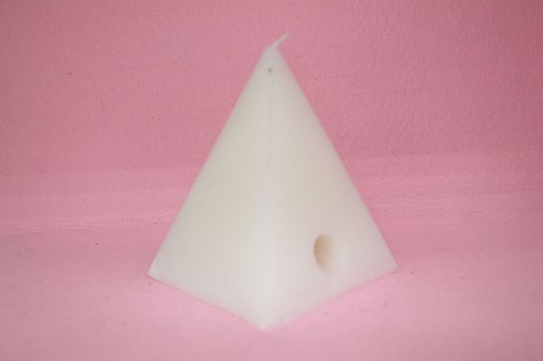 Imagen de Vela pirámide de los deseos blanca