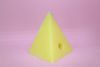 Imagen de Vela pirámide de los deseos amarilla