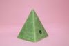 Imagen de Vela pirámide de los deseos verde