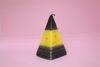 Imagen de Vela pirámide corta envidias amarilla-verde