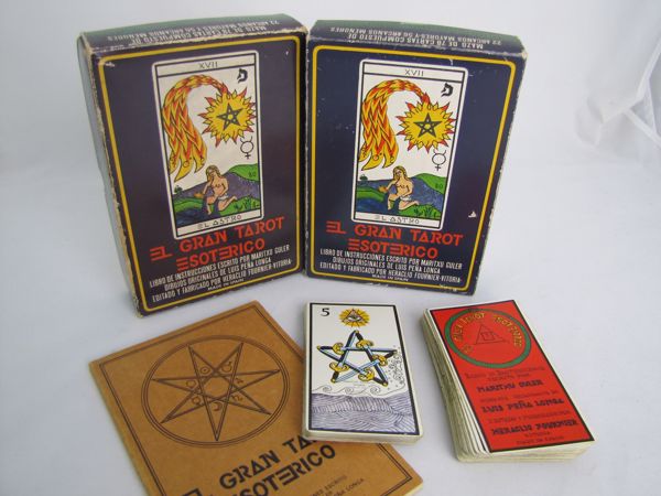 Imagen de El gran tarot esotérico con libro. Primera edición.