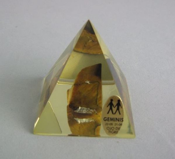 Imagen de PIRAMIDE CRISTAL SIGNO DEL ZODIACO GEMINIS