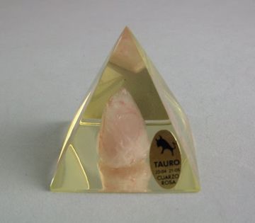 Imagen de PIRAMIDE CRISTAL SIGNO DEL ZODIACO TAURO