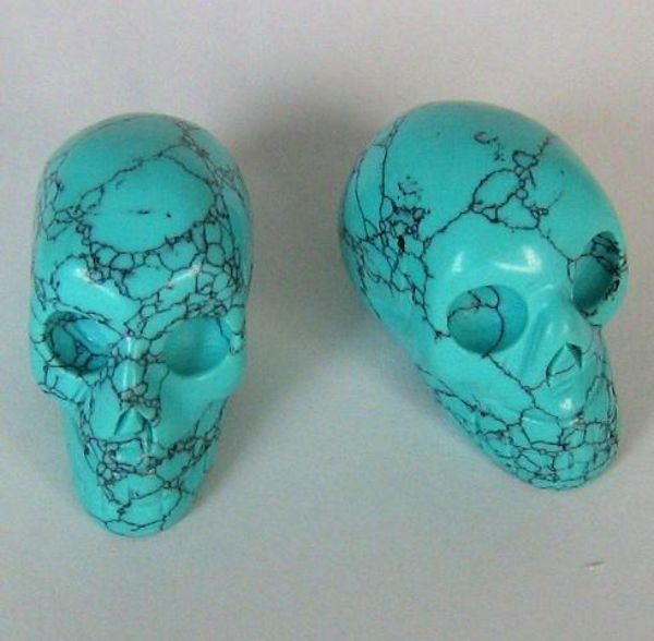 Imagen de AMULETO CALAVERA PIEDRA NATURAL TURQUESA