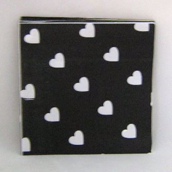 Imagen de SERVILLETAS NEGRAS CON CORAZON 35X35 CMS