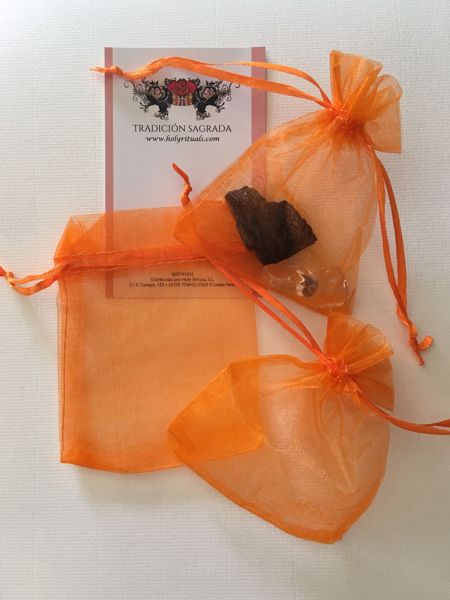 Imagen de BOLSA ORGANZA NARANJA GUARDA AMULETOS Y TALISMANES