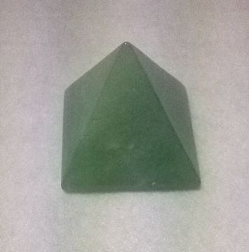 Imagen de PIEDRA NATURAL PIRAMIDE JADE