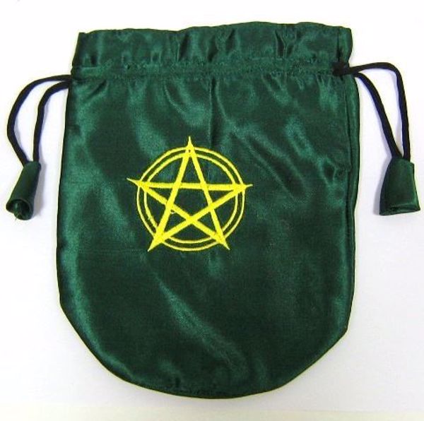 Imagen de BOLSA RASO TETRAGRAMATON VERDE  BORDADO AMARILLO 19 X 16 CMS