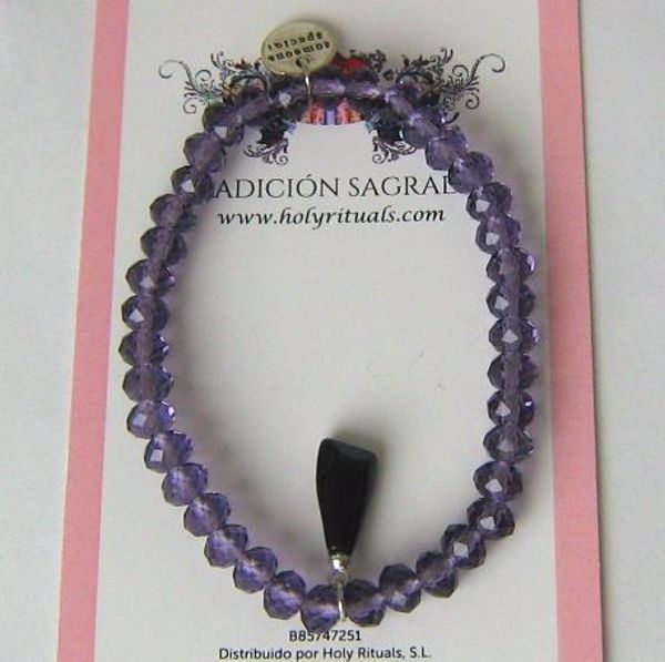 Imagen de Pulsera higa puño cerrado cristal swarovsky  violeta facetado y medalla "someone special" . Contra mal de ojo.