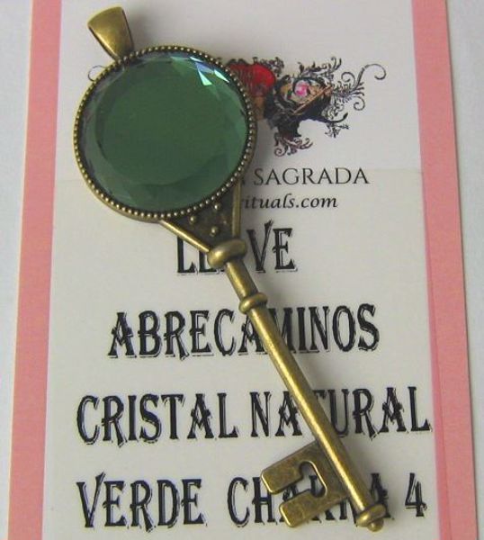 Imagen de LLAVE ABRECAMINOS CRISTAL NATURAL VERDE 4º CHAKRA 87X26 MMS