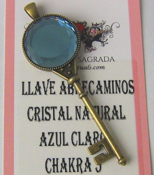 Imagen de LLAVE ABRECAMINOS CRISTAL NATURAL AZUL CLARO 5º CHAKRA 87X26 MMS