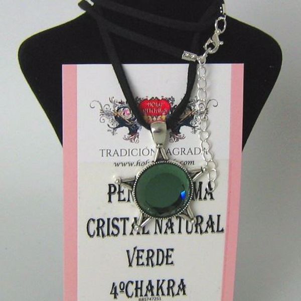 Imagen de COLLAR PENTAGRAMA CRISTAL NATURAL VERDE 4º CHAKRA 40 MMS