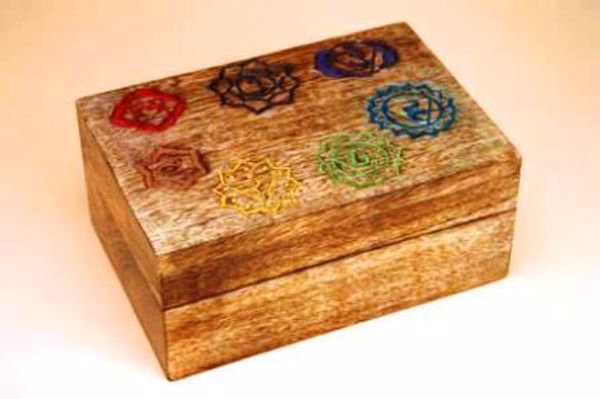 Imagen de CAJA MADERA 7 CHAKRAS 18X10,5X7 CMS