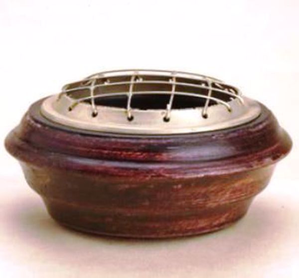 Imagen de INCENSARIO MADERA CON REJILLA DORADA 9X4 CMS