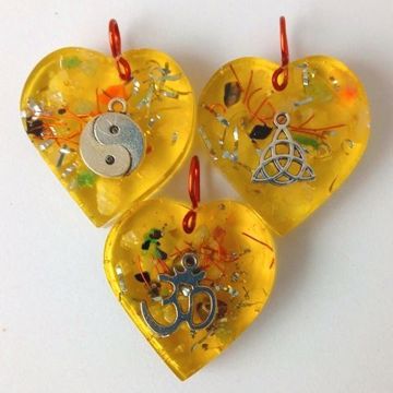 Imagen de ORGONITA AMARILLA CORAZON OM ORIGINAL DE MEXICO