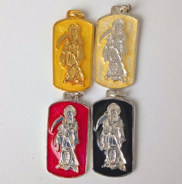 Imagen de AMULETO COLGANTE SANTA MUERTE PLATEADA FONDO AMARILLO