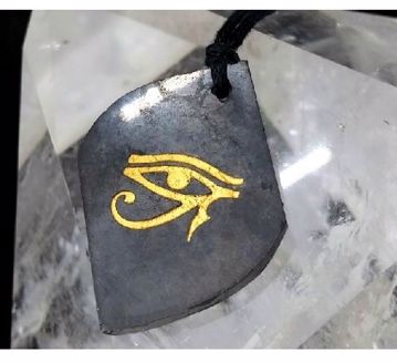 Imagen de Colgante ojo de horus shungita 
