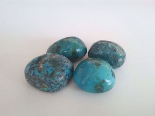 Imagen de Piedra natural canto rodado Crisocola mediana