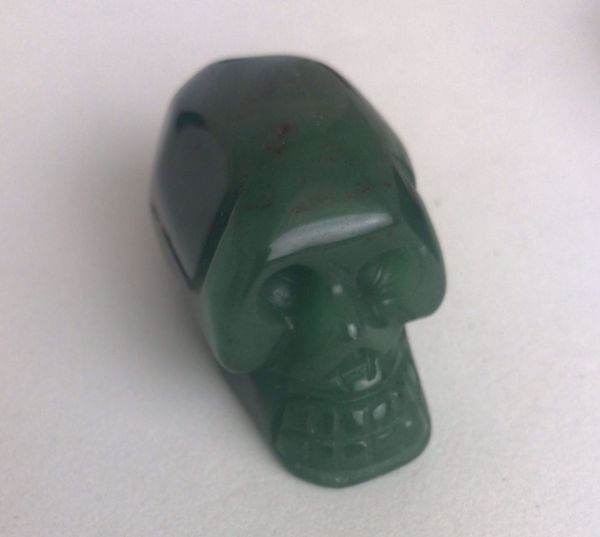 Imagen de AMULETO CALAVERA JADE 4.5 X 2.3 CM