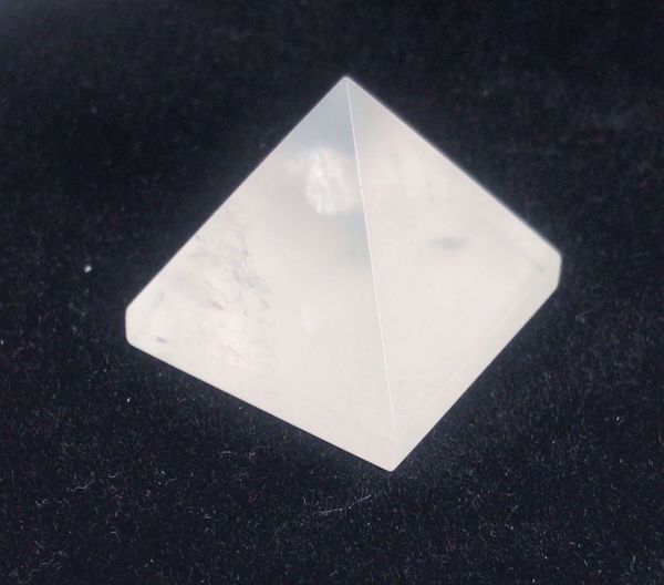 Imagen de PIEDRA NATURAL PIRÁMIDE CUARZO BLANCO 2.5 X 2.5 CM