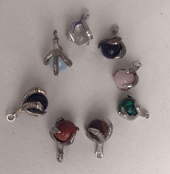 Imagen de COLGANTE GARRA DEL PODER ÓPALO  27X32 MMS