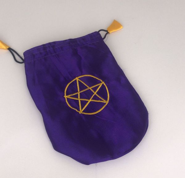 Imagen de BOLSA RASO MORADA PENTAGRAMA 19 X 16 CMS