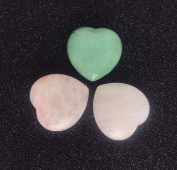 Imagen de Canto rodado corazón 2 cm alto 2 cm ancho cuarzo blanco