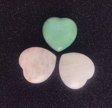Imagen de Canto rodado corazón 2 cm alto 2 cm ancho cuarzo rosa