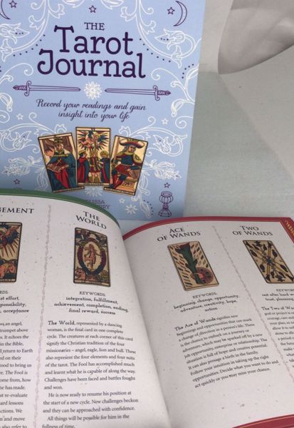 Imagen de The Tarot Journal. Melissa Turnberry. Libro inglés.