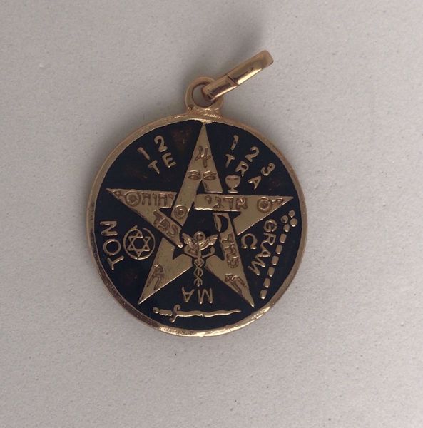 Imagen de Amuleto talismán colgante Tetragramatón y 7 potencias con ojo. Marrón. 3cms.