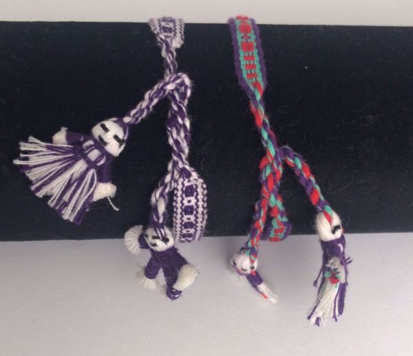 Imagen de Amuleto talismán artesanal Pulsera Quitapenas morada