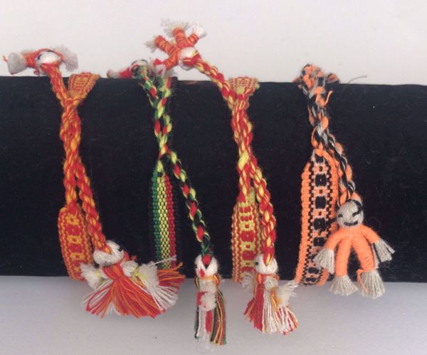 Imagen de Amuleto talismán artesanal Pulsera Quitapenas naranja