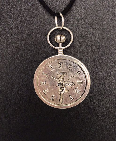 Imagen de TALISMAN COLGANTE HADA EN RELOJ 35 MMS. (Cordón NO incluido)