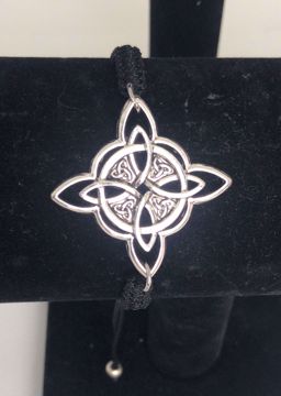 Imagen de Pulsera extensible talismán Nudo de Bruja en zamak.