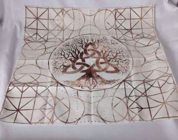 Imagen de Tapete polyester 49 x 49 cm Árbol de la Vida y Triqueta.